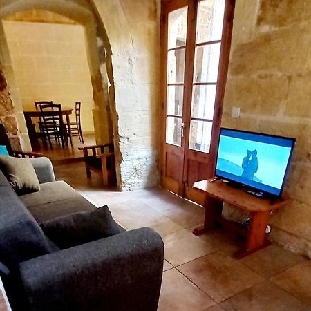 Ta Lucia Farmhouse With Private Pool And Bbq Villa Santa Luċija Dış mekan fotoğraf