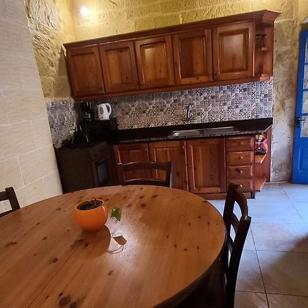 Ta Lucia Farmhouse With Private Pool And Bbq Villa Santa Luċija Dış mekan fotoğraf