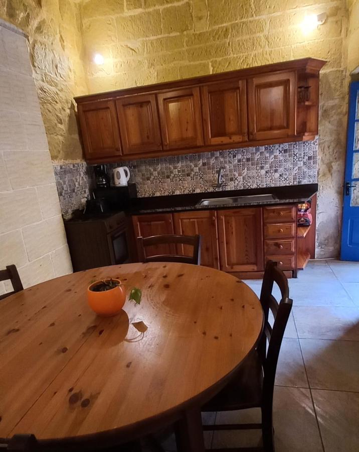 Ta Lucia Farmhouse With Private Pool And Bbq Villa Santa Luċija Dış mekan fotoğraf