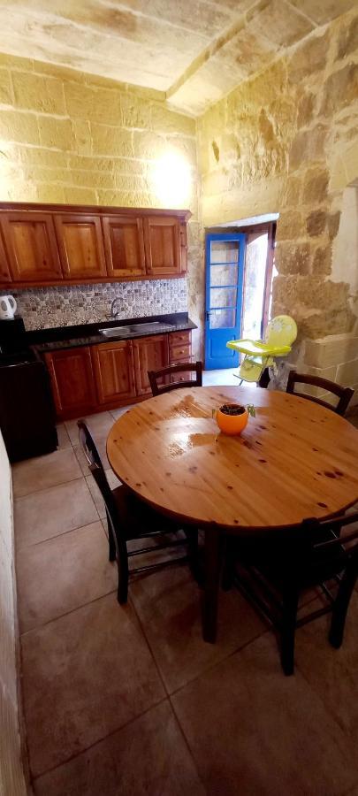 Ta Lucia Farmhouse With Private Pool And Bbq Villa Santa Luċija Dış mekan fotoğraf